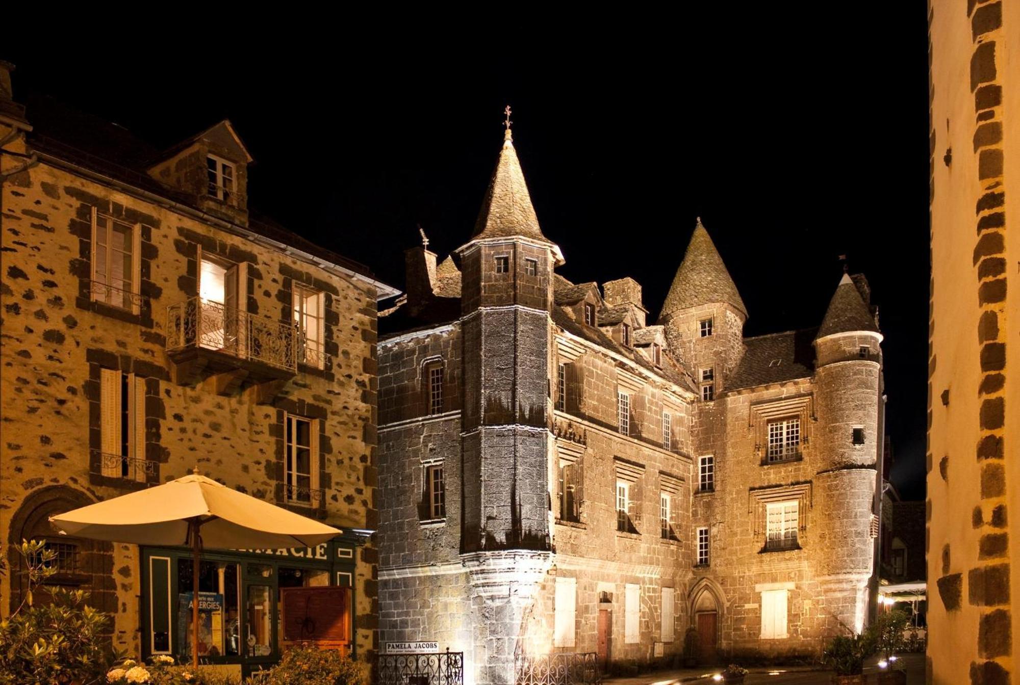 Hôtel des Remparts Salers Exterior foto